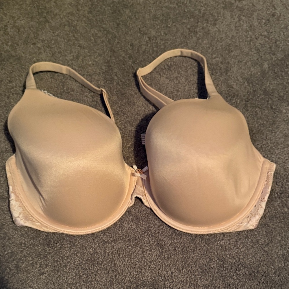 Victoria’s Secret Body By Victoria Lined Perfect Coverage bra size 34DD